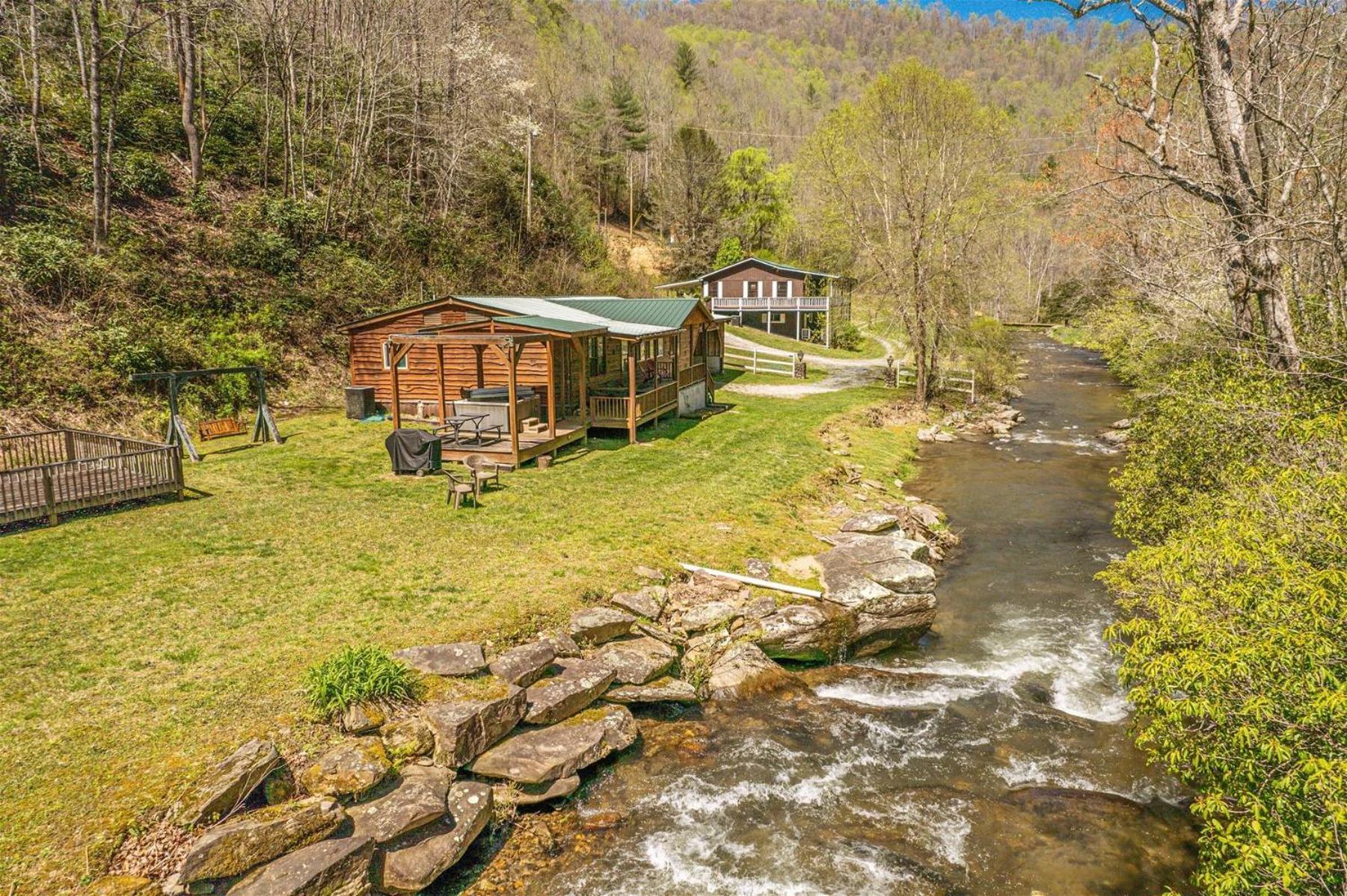 Waterfall Hideaway Брайсон-Сити Экстерьер фото